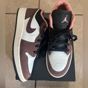 Air Jordan 1 Low ‘Mocha’